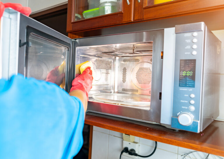 How to Clean a Microwave Safely and Effectively?