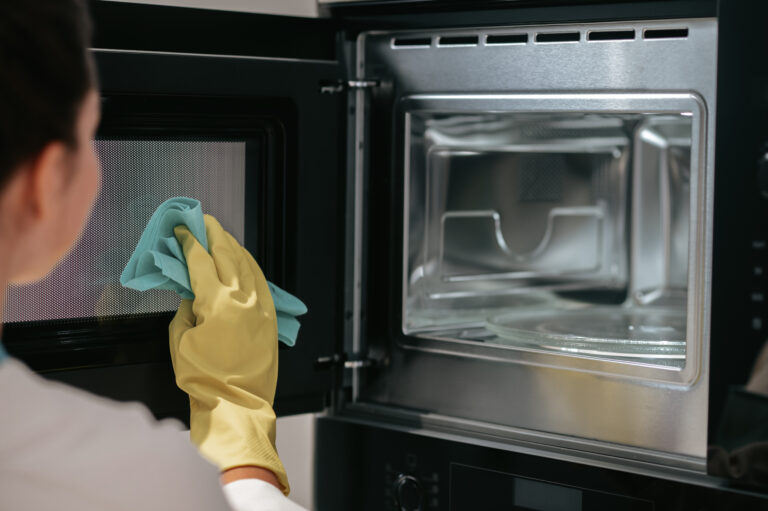 How to Clean the Inside of a Microwave?
