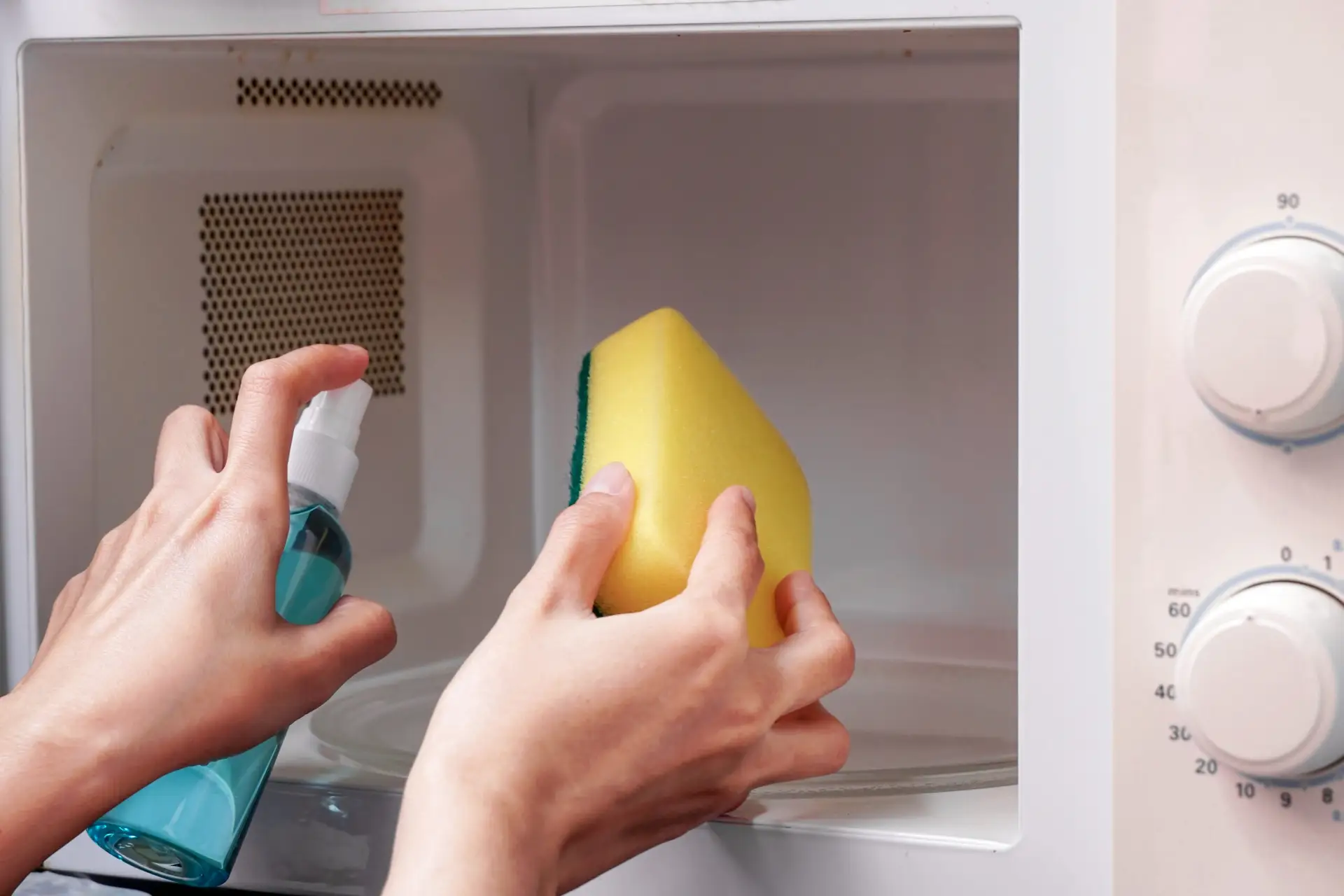 What Do You Use to Clean a Microwave