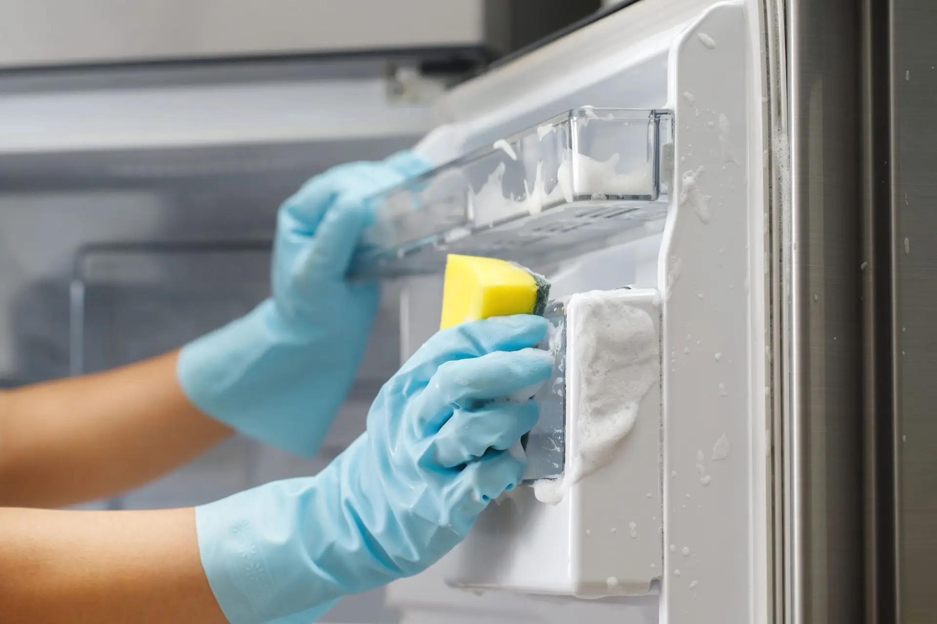 Cleaning a Fridge With Baking Soda