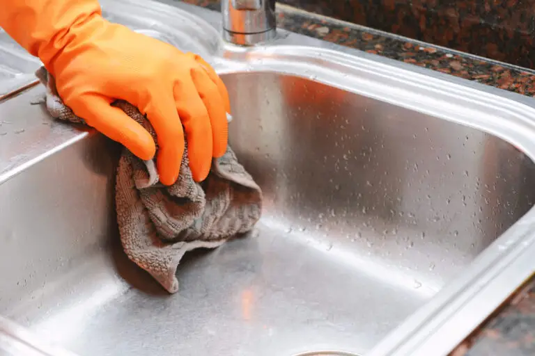 What Cleans Stainless Steel Sinks?