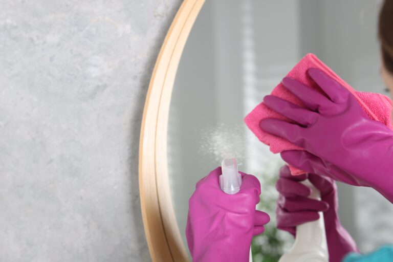 Cleaning Mirrors with Vinegar (Streak-Free Method)