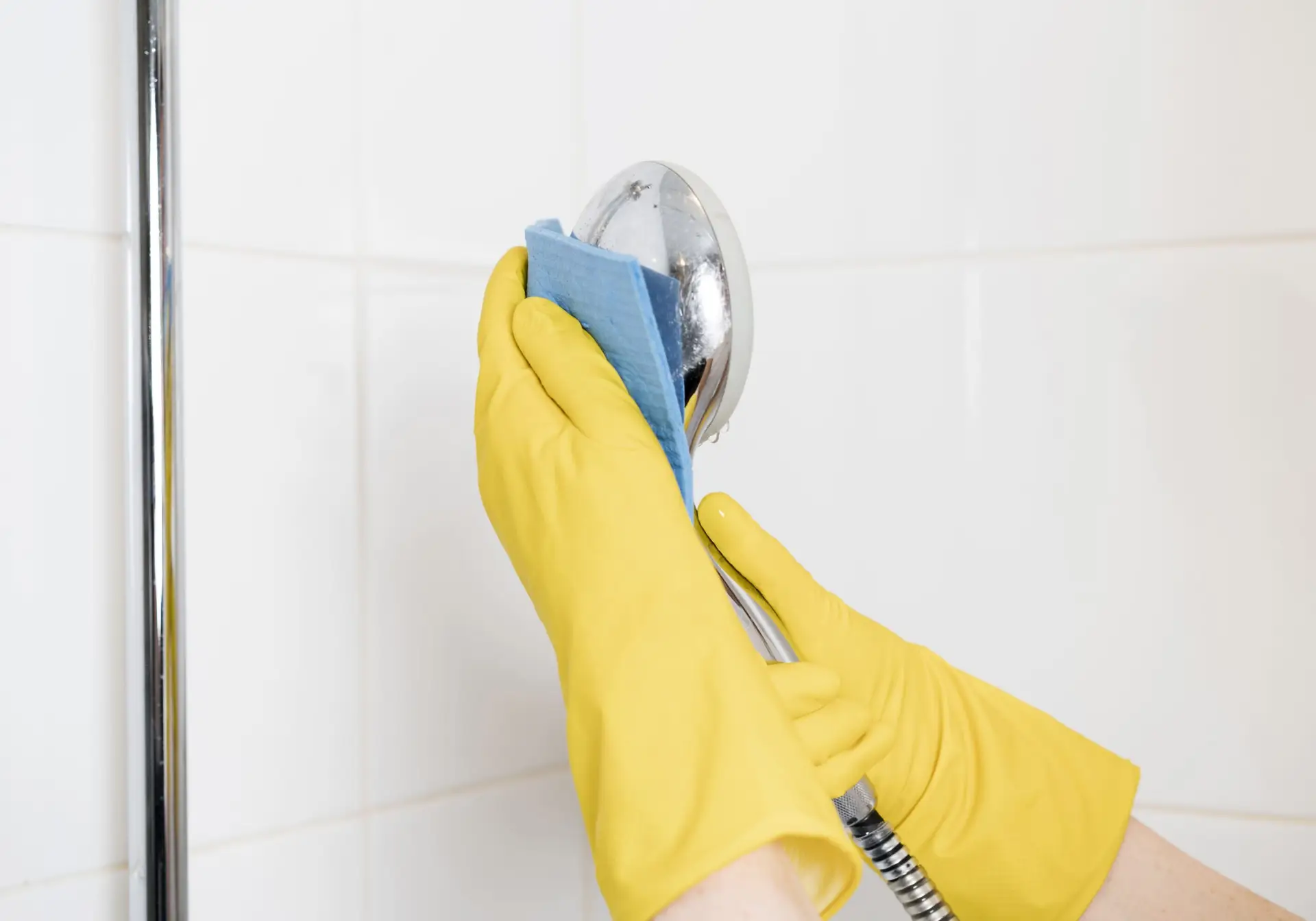 How to Clean Shower Heads