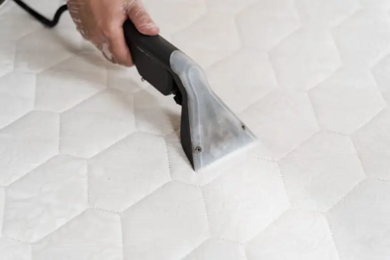 How to Clean a Mattress and Remove Odors?